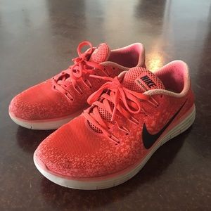 Nike women’s shoes 8